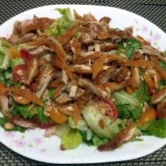 A picture of LG FRIED CHICKEN SALAD.