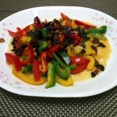 A picture of LG BELLPEPER AND MUSHROOM WITH HAM.