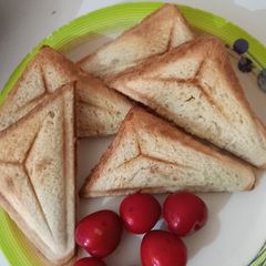 A picture of Peanut butter and banana sandwich #kiambu_festivities_authormara.