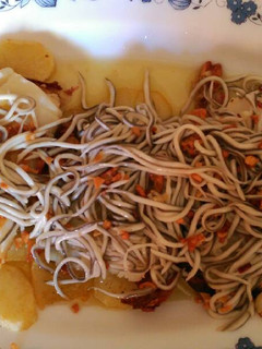Una foto de Lomo de bacalao con gulas