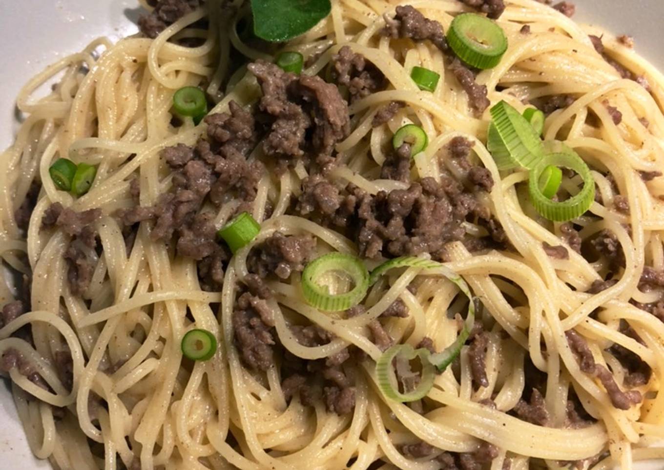 Espaguetis con carne picada al curry