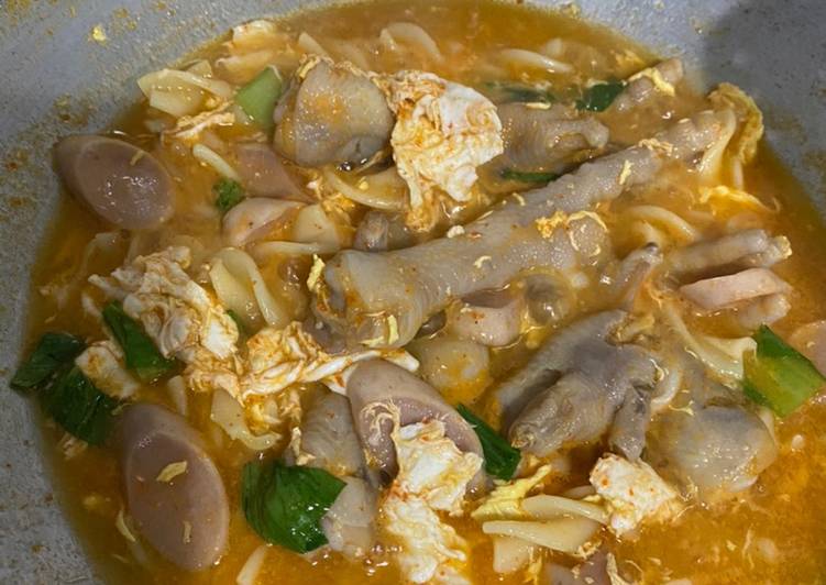 Seblak Ceker Makaroni Sosis