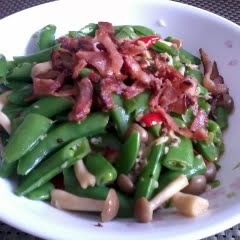 A picture of LG SNAP PEA AND MUSHROOM WITH BACON.