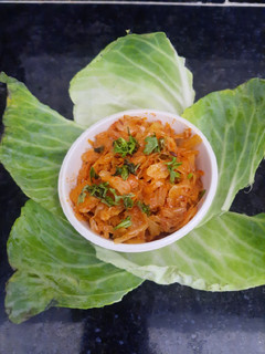 કોબી બટાકા નું શાક (Kobi Bataka Shak Recipe In Gujarati) રેસીપી મુખ્ય ફોટો