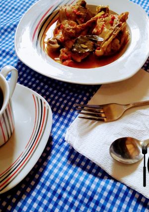 A picture of Chicken pp soup with black tea.