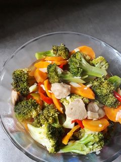 Foto resep Tumis Brokoli Wortel Baso