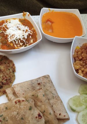 A picture of Punjabi Lunch.