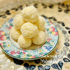 A picture of Homemade candies "Rafaello".