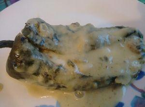Una foto de Chiles rellenos a la crema