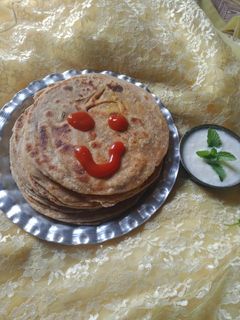मसाला पराठा (masala paratha recipe in marathi) रेसिपी चे मुख्य फोटो