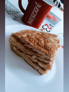 Una foto de Tortita de avena con pavo y mozzarella