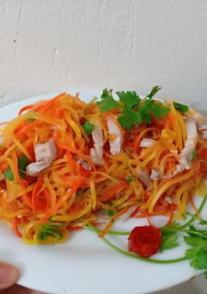 Hình của món Nộm đu đủ.
