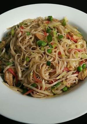 A picture of Chicken Vegetable Noodles🍝😋.