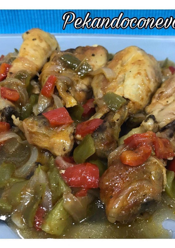 Una foto de Pollo al chilindrón en Crock Pot