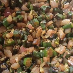 A picture of Onion wali bhindi.