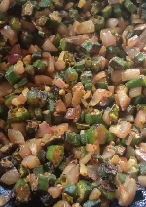 A picture of Onion wali bhindi.