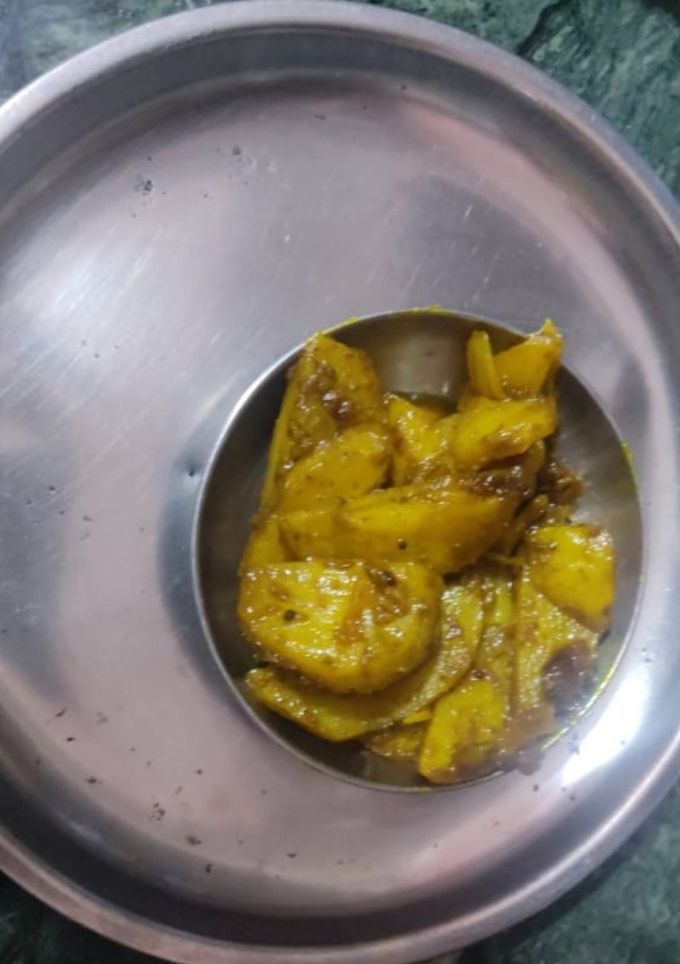आलू प्याज़ की सब्जी(aloo pyaz ki sabzi recipe in hindi) रेसिपी मुख्य फोटो