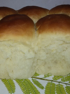 Una foto de Pan de Leche tiernos y esponjosos🍞🍶