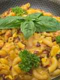 Mac&Cheese Carbonara - tejmentesen vegán Cheddar szósszal