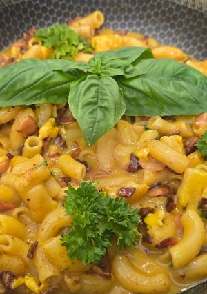 Mac&Cheese Carbonara - tejmentesen vegán Cheddar szósszal recept fotója