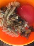 Tornillitos con tomate y champiñones BLW