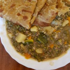 A picture of African food Ndengu Chapati.