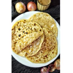 A picture of Onion paratha.