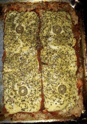 Una foto de Pizza con base de pollo sin carbohidratos