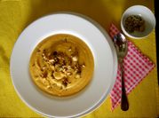 Una foto de sopa crema de batata