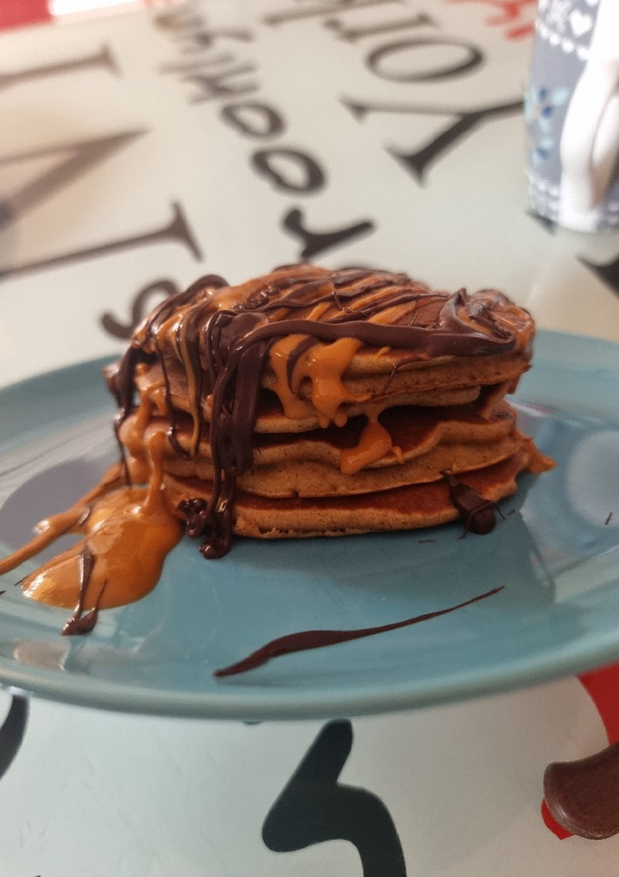 Una foto de Tortitas de cacahuete y plátano