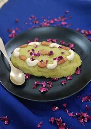 શક્કરિયા નો શીરો (Sweet Potato Sheera Recipe In Gujarati) રેસીપી મુખ્ય ફોટો