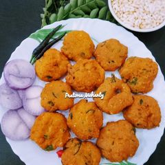 A picture of Chana Dal Vada.