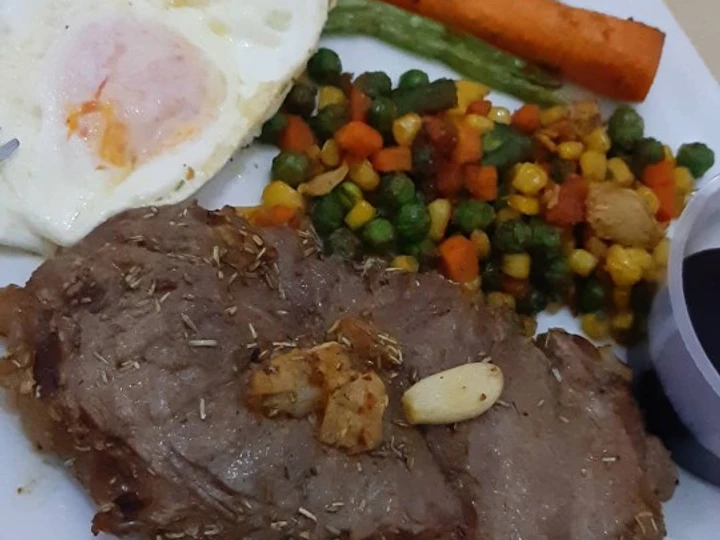 Langkah Mudah untuk Membikin Resep Sirloin Steak ala Rumahan Simple yang  Bikin Ketagihan Anti Ribet, Lezat Sekali