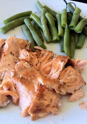Foto principal de Salmón con salsa de limón, jengibre y soja (al horno)