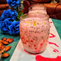 A picture of Almond date shake.