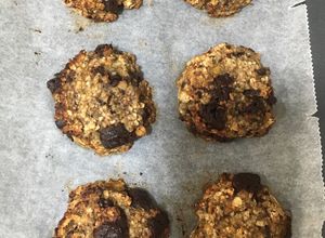 Foto principal de Galletas de avena, plátano maduro y chocolate