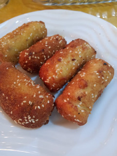 A picture of Bread roll.