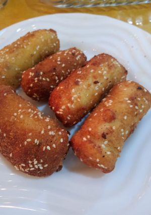 A picture of Bread roll.