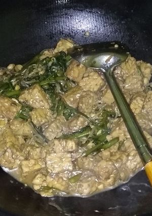 Foto resep Oseng kangkung tempe bosok