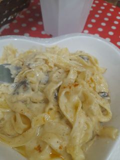 صورة لوصفة فوتشيني بصوص الابيض🍴🍄