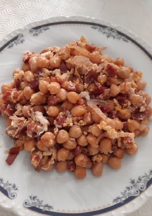 Una foto de Revuelto de garbanzos
