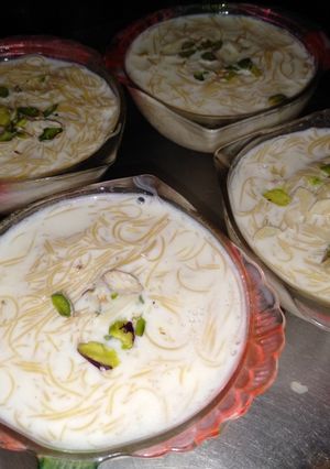 मीठी सेवई (Meethi sevai recipe in hindi) रेसिपी मुख्य फोटो
