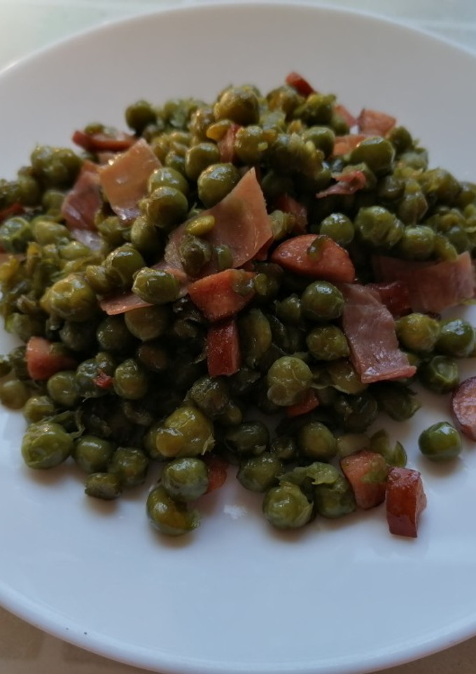 Una foto de Guisantes con jamón