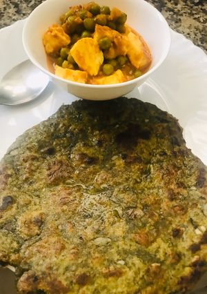 A picture of Bathua Paratha.