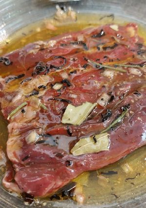 Une photo de Marinade pour viande rouge au thé fumé