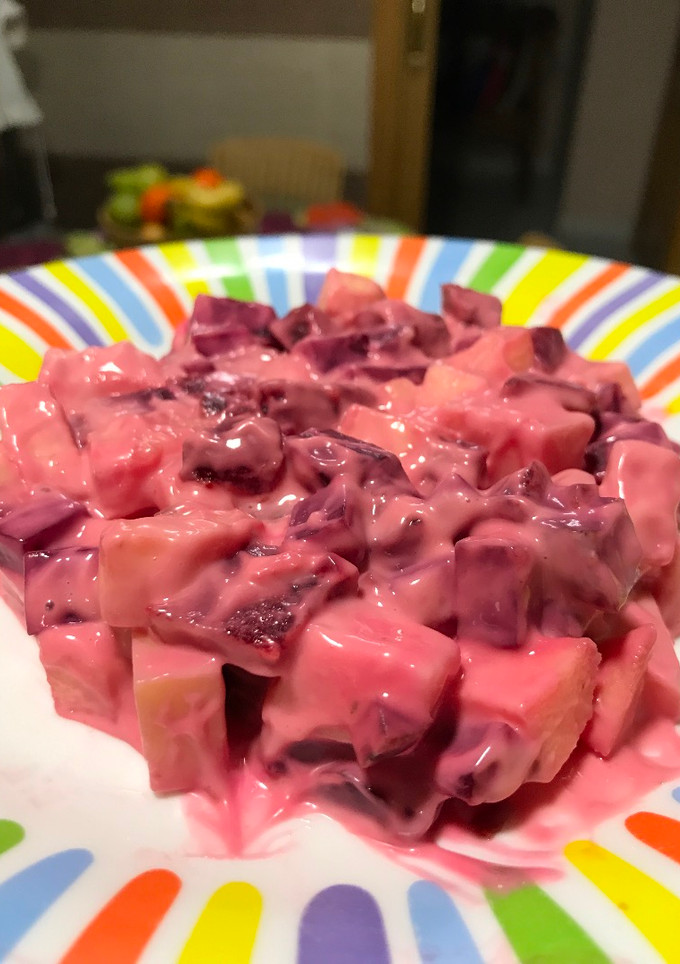 Una foto de Ensalada de remolacha enamorada💗