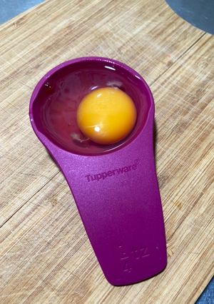 Una foto de Huevos estrellados 🍳 ahogados en salsa de jitomate 🥫