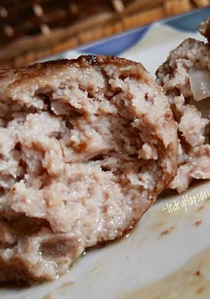 A picture of Beef Patty for Burgers.