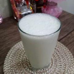 A picture of Traditional malai wali sweet lassi.