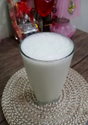 A picture of Traditional malai wali sweet lassi.
